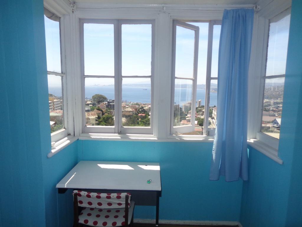 Hostal Faro Azul 발파라이소 객실 사진