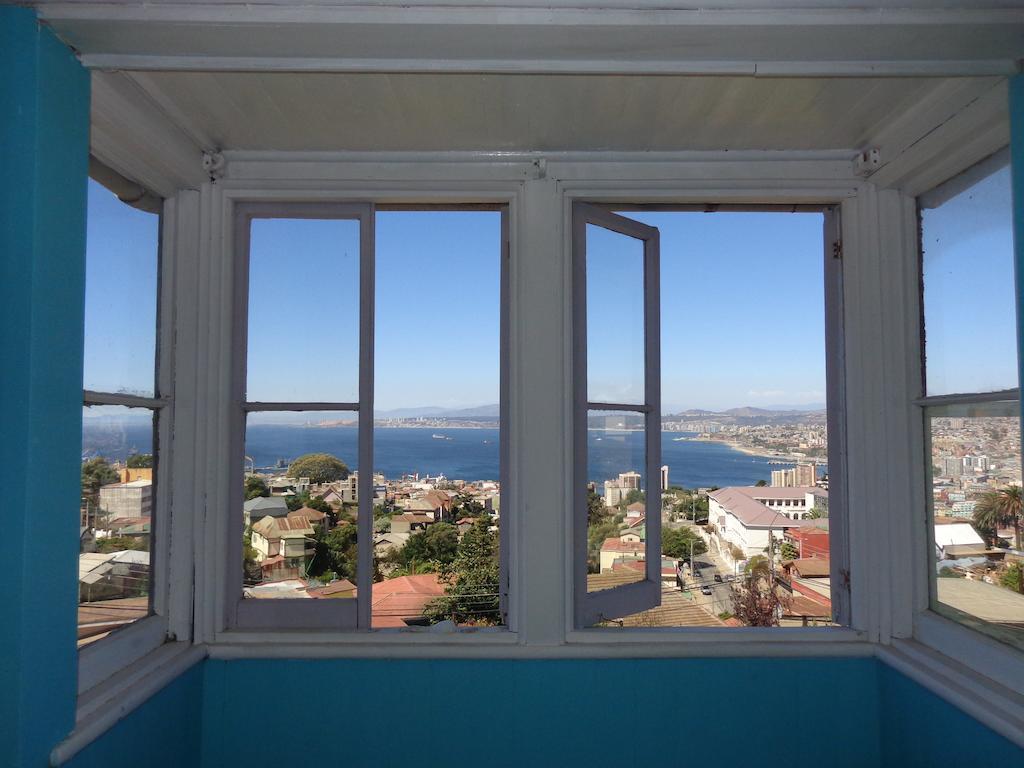 Hostal Faro Azul 발파라이소 객실 사진